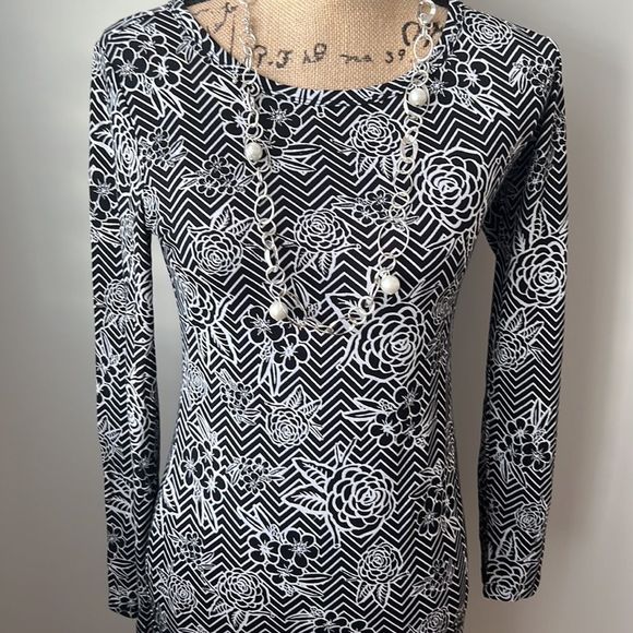 LuLaRoe Dress‼️ - Picture 2 of 6